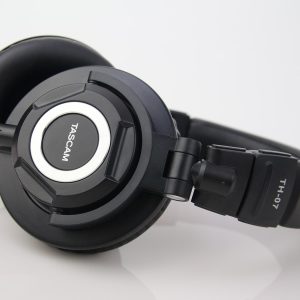 TASCAM TH-07 High Definition Monitor Headphones/10Hz to 30kHz