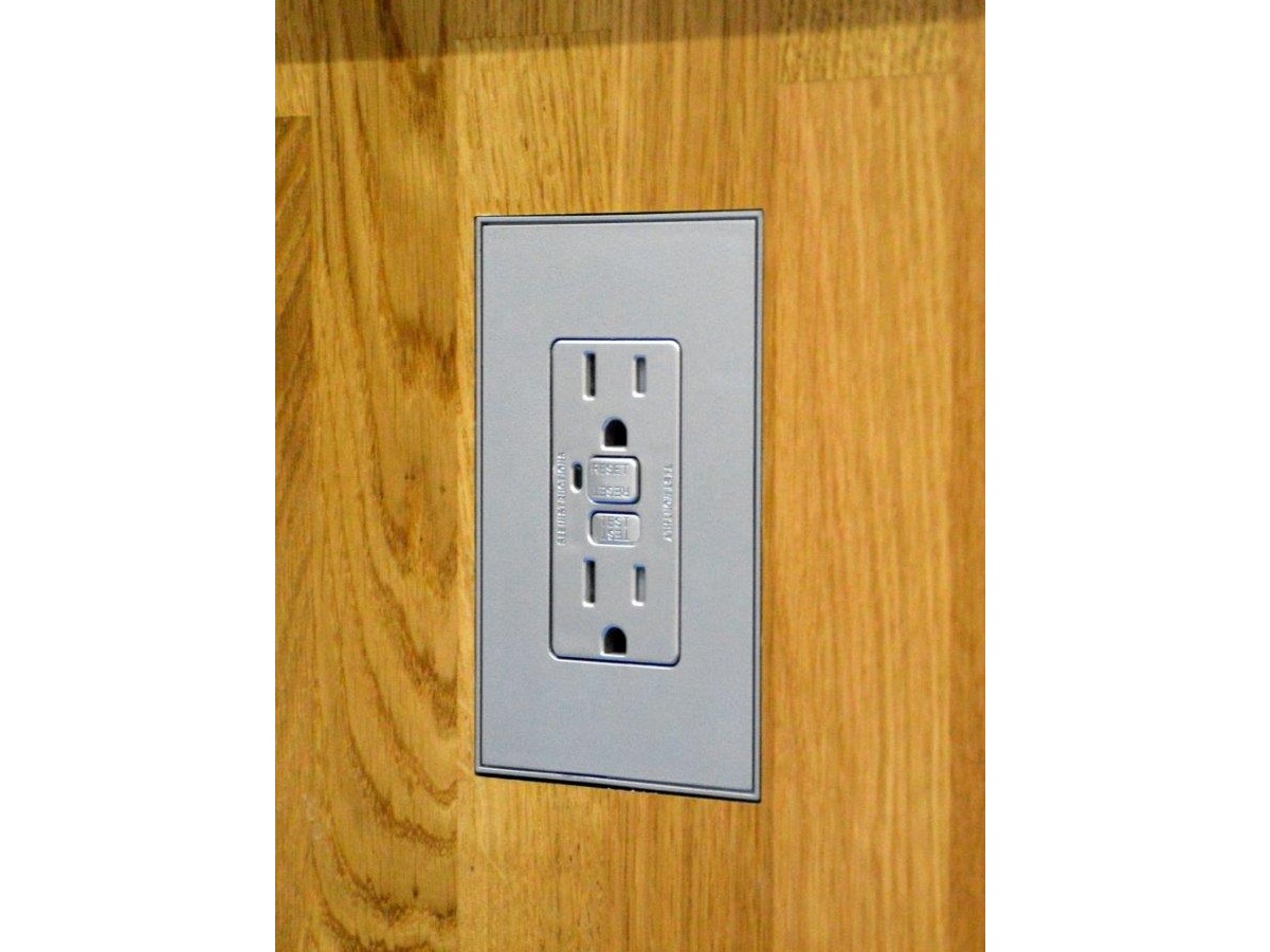 Wall-Smart 10-01-804 Solid Surface Mount for Vantage TrimLine II - Image 2